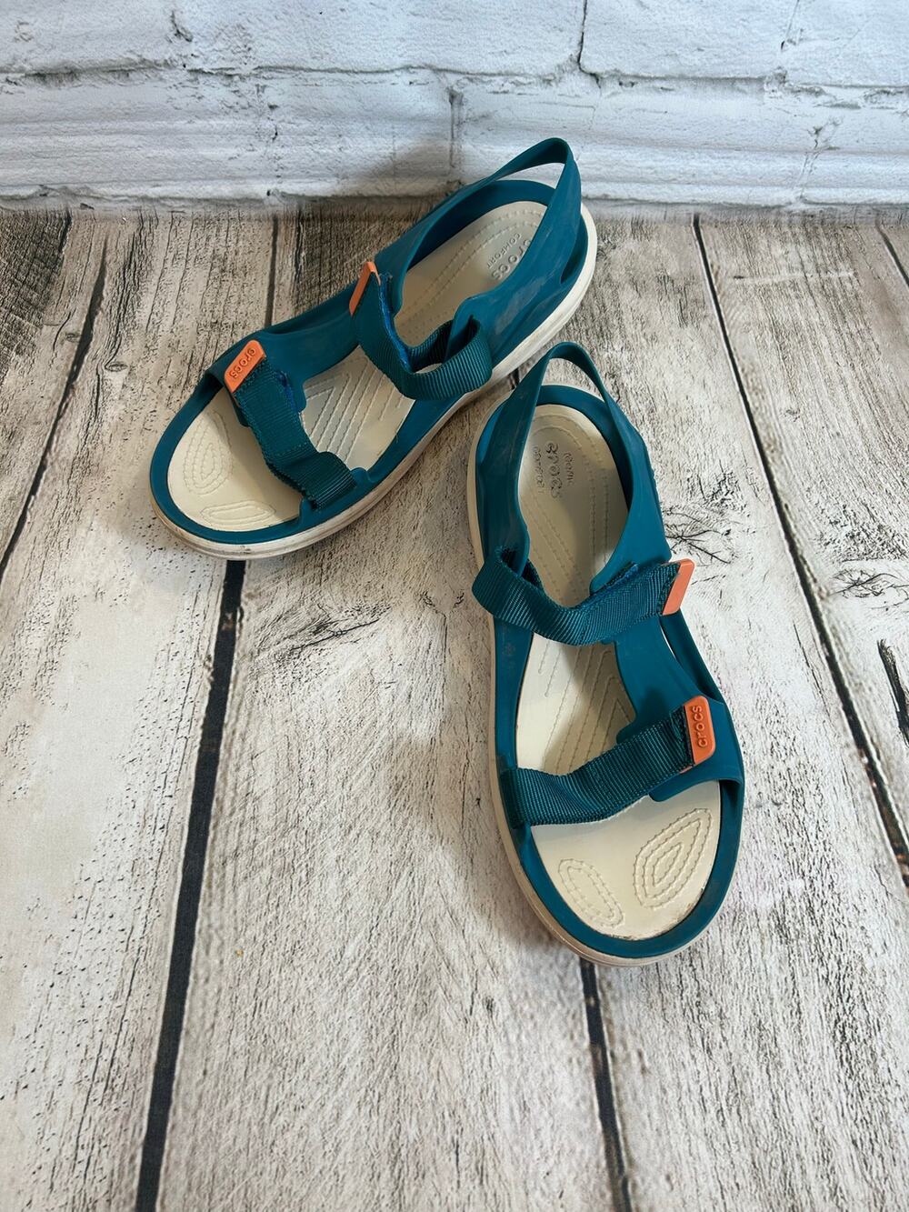 CROCS Women’s Saltwater Expedition Sandals / Size: W9